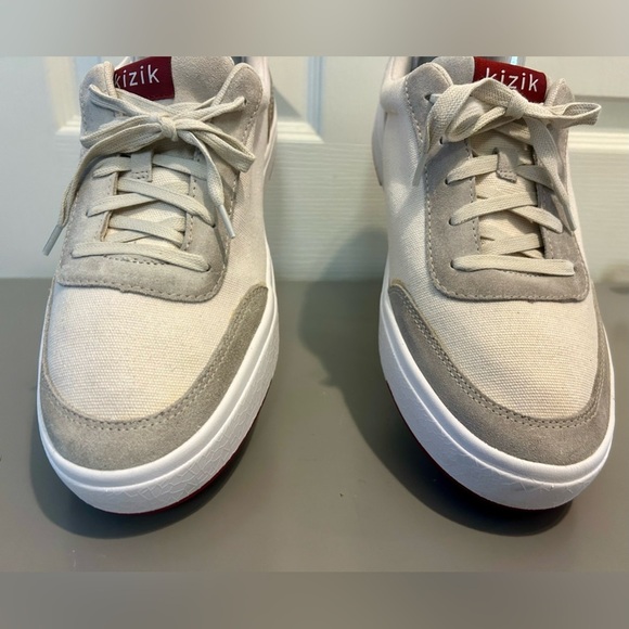 ♦️”Kizik” Men’s Prague Creme Brûlée Sneakers w/Handsfree Technology Size 11W♦️ - Picture 3 of 15